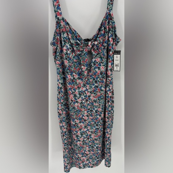 BCBG Paris Women's Summer Cut Out Tie Sleeveless Dress - Picture 4 of 12